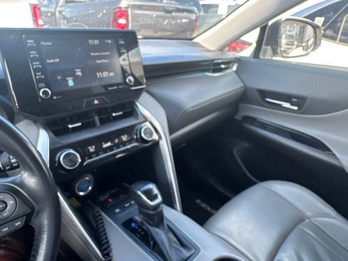 Used 2021 Toyota Venza LE AWD/4WD image 6