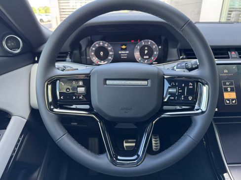 New 2026 Land Rover Range Rover Evoque Dynamic SE AWD/4WD image 16