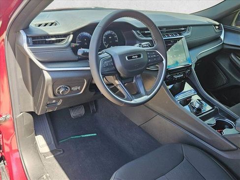 New 2025 Jeep Grand Cherokee Laredo X image 9