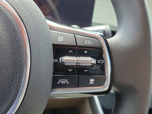 New 2026 Kia Carnival LX FWD image 19
