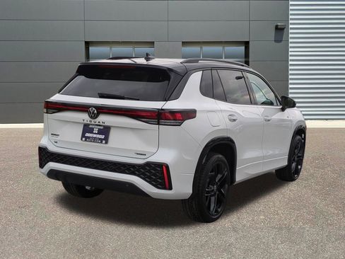 New 2026 Volkswagen Tiguan SE R-Line AWD/4WD image 7