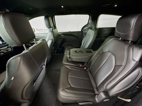 New 2026 Chrysler Pacifica Select FWD image 22