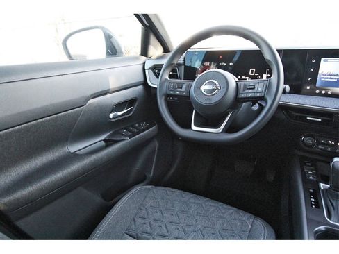 New 2026 Nissan Kicks SV w/ SV Premium Package image 8