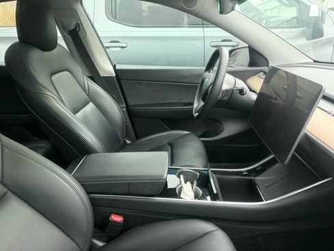 Used 2021 Tesla Model Y Long Range image 5