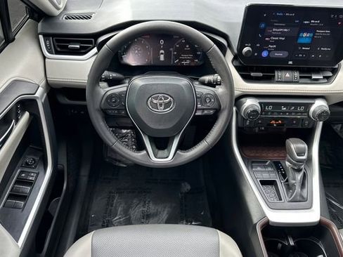 Used 2024 Toyota RAV4 Limited image 16
