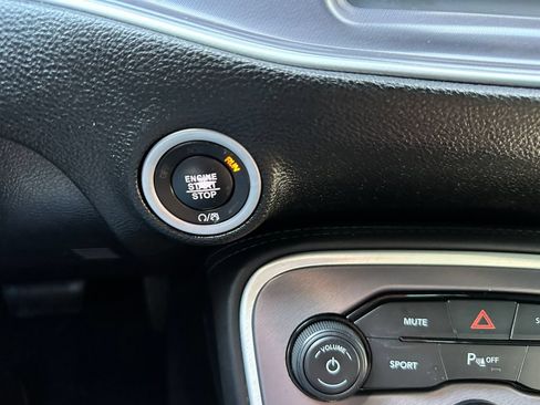 Used 2019 Dodge Challenger R/T w/ Driver Convenience Group RWD image 25