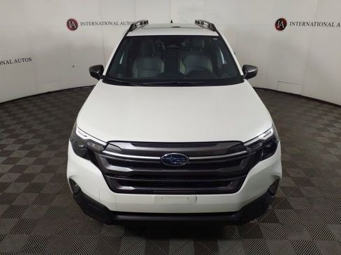 Certified 2025 Subaru Forester Premium AWD/4WD image 2