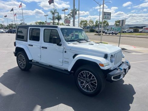 Used 2023 Jeep Wrangler Unlimited Sahara AWD/4WD image 11