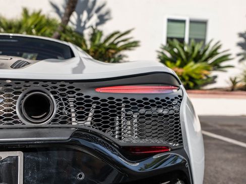 Used 2023 McLaren Artura image 30