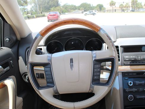 Used 2012 Lincoln MKZ FWD image 10