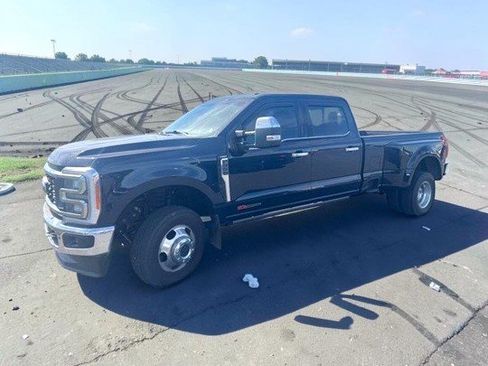 Used 2023 Ford F350 Lariat w/ Chrome Package AWD/4WD image 2