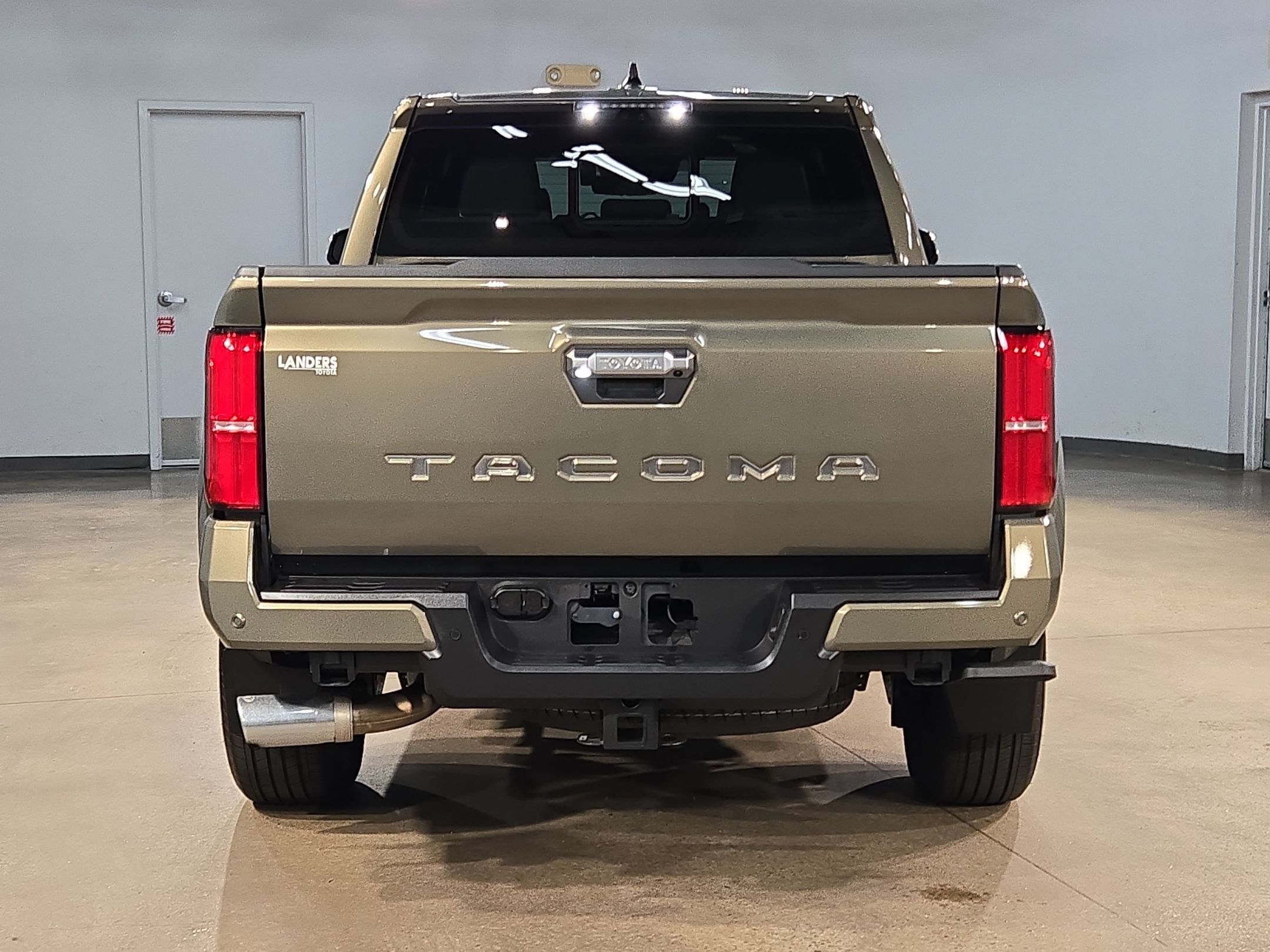 Certified 2026 Toyota Tacoma Limited AWD/4WD image 6