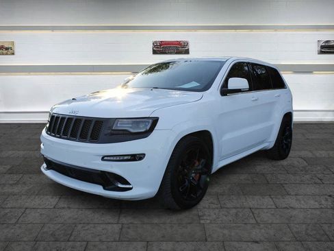 Used 2015 Jeep Grand Cherokee SRT w/ Luxury Group II AWD/4WD image 3