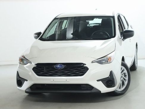 Certified 2025 Subaru Impreza 2.0i image 3