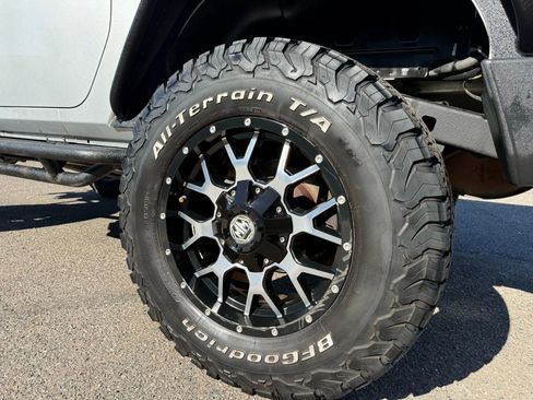 Used 2009 Jeep Wrangler X image 51