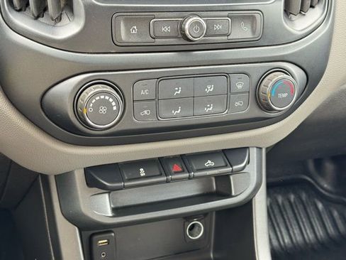 Used 2018 Chevrolet Colorado W/T image 22