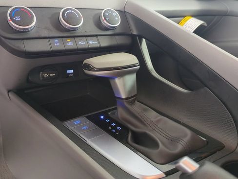 Used 2025 Hyundai Elantra SE FWD image 20