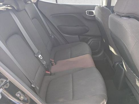 Used 2021 Hyundai Venue SE image 18