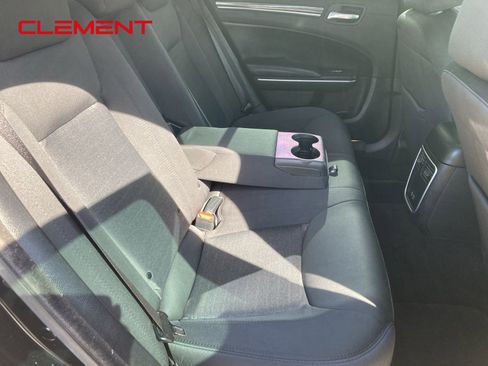 Used 2021 Chrysler 300 Touring image 32