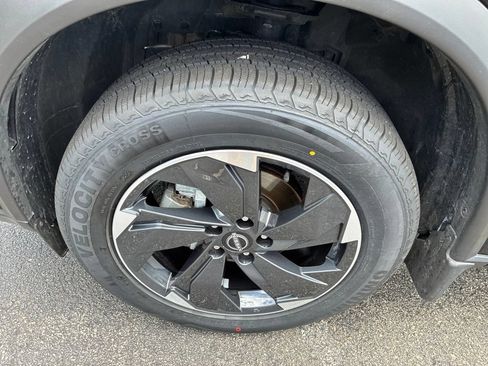 Certified 2026 Nissan Rogue SV AWD/4WD image 12