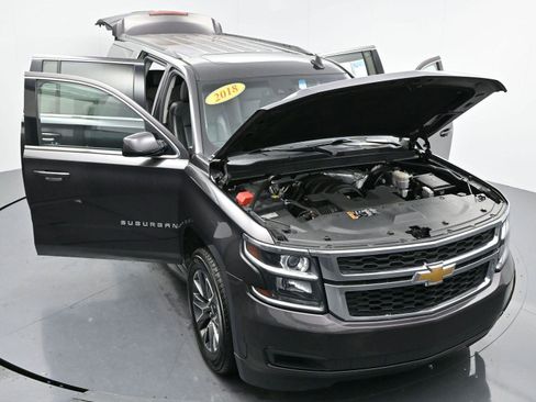 Used 2018 Chevrolet Suburban LT image 41