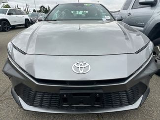Used 2025 Toyota Camry SE FWD video 2