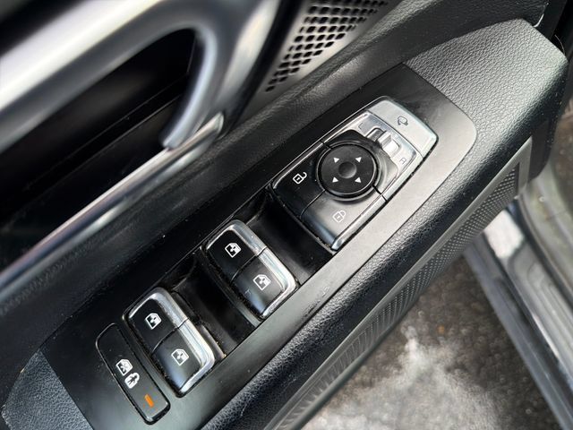 Used 2023 Kia Telluride EX w/ EX Captain's Chair Package AWD/4WD image 12