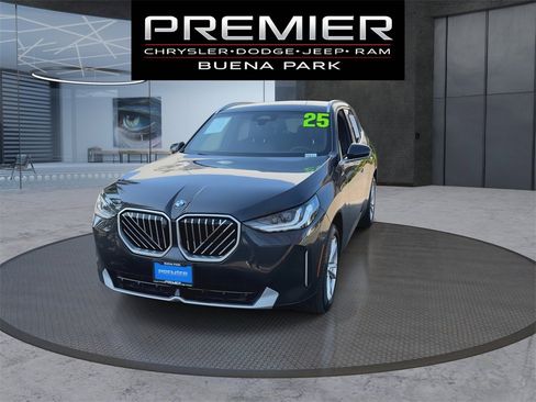 Used 2025 BMW X3 xDrive30i w/ Premium Package image 3