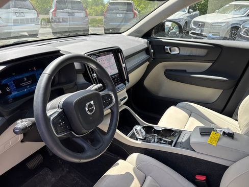 Used 2023 Volvo XC40 B5 Plus w/ Driver Assist Package AWD/4WD image 22