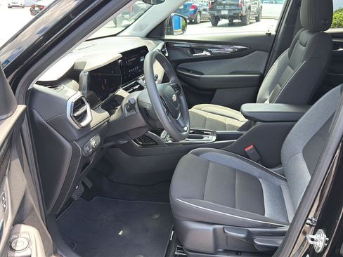 Certified 2025 Chevrolet TrailBlazer LT FWD image 10