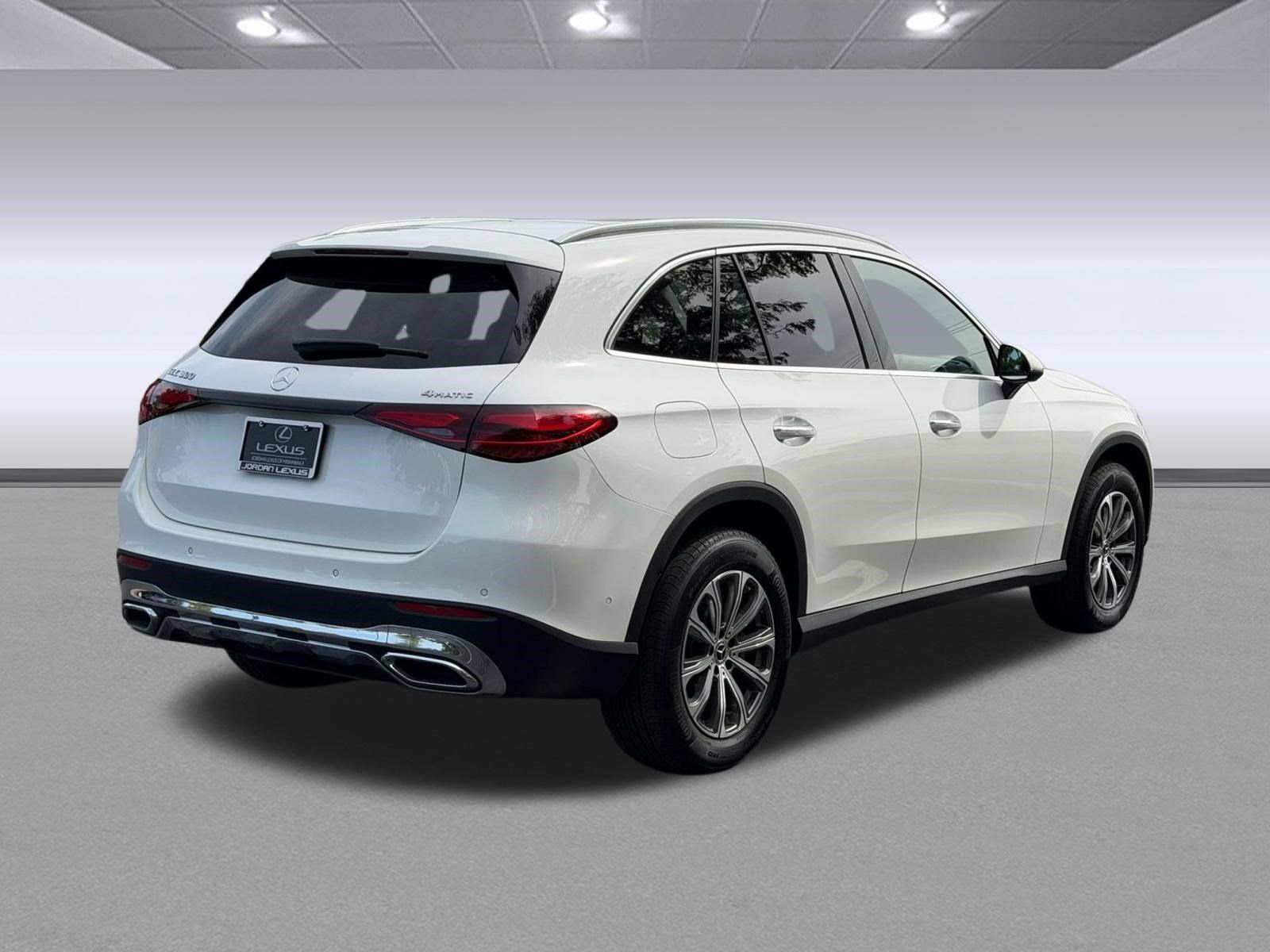 Used 2024 Mercedes-Benz GLC 300 4MATIC image 9