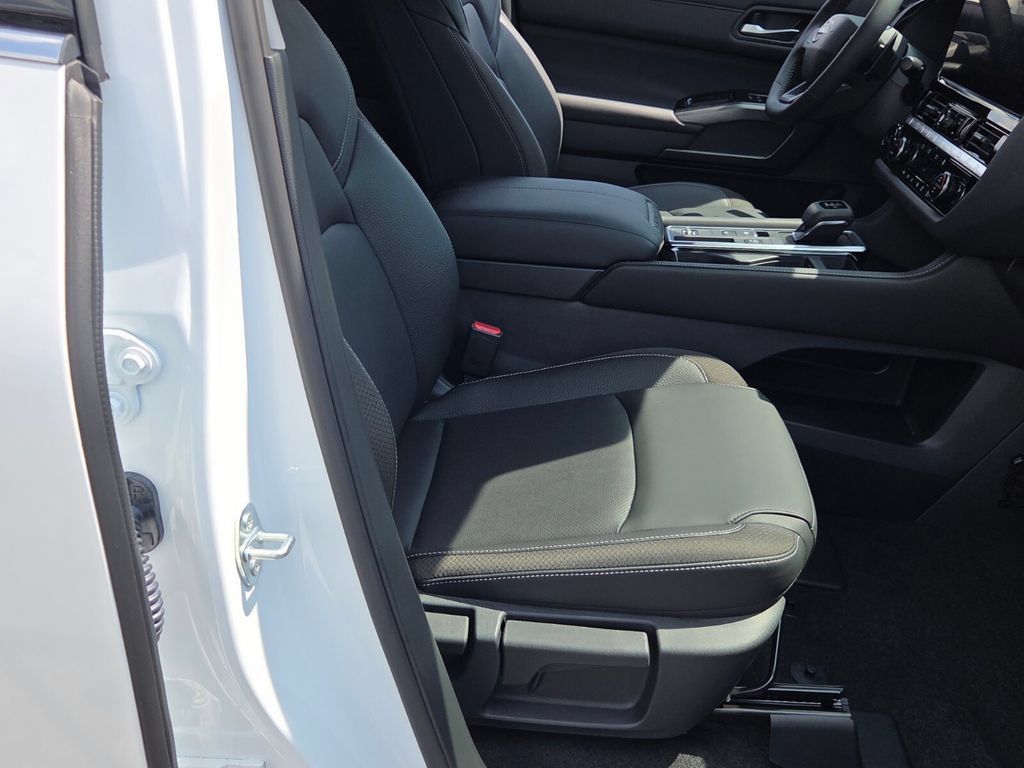New 2026 Nissan Pathfinder SL w/ Cargo Package FWD image 15