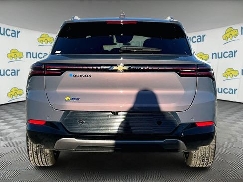 Used 2025 Chevrolet Equinox EV LT w/ Convenience Package image 5