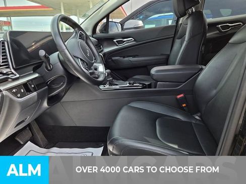 Used 2025 Kia Sportage EX w/ Premium Package FWD image 2