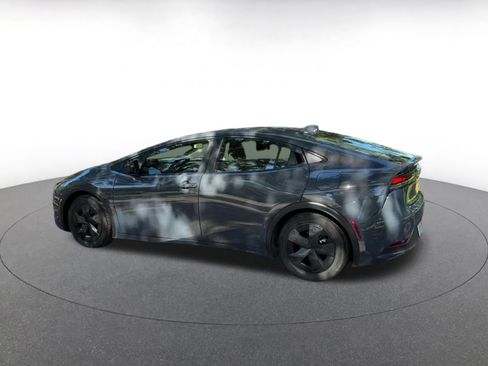 Used 2025 Toyota Prius LE image 10