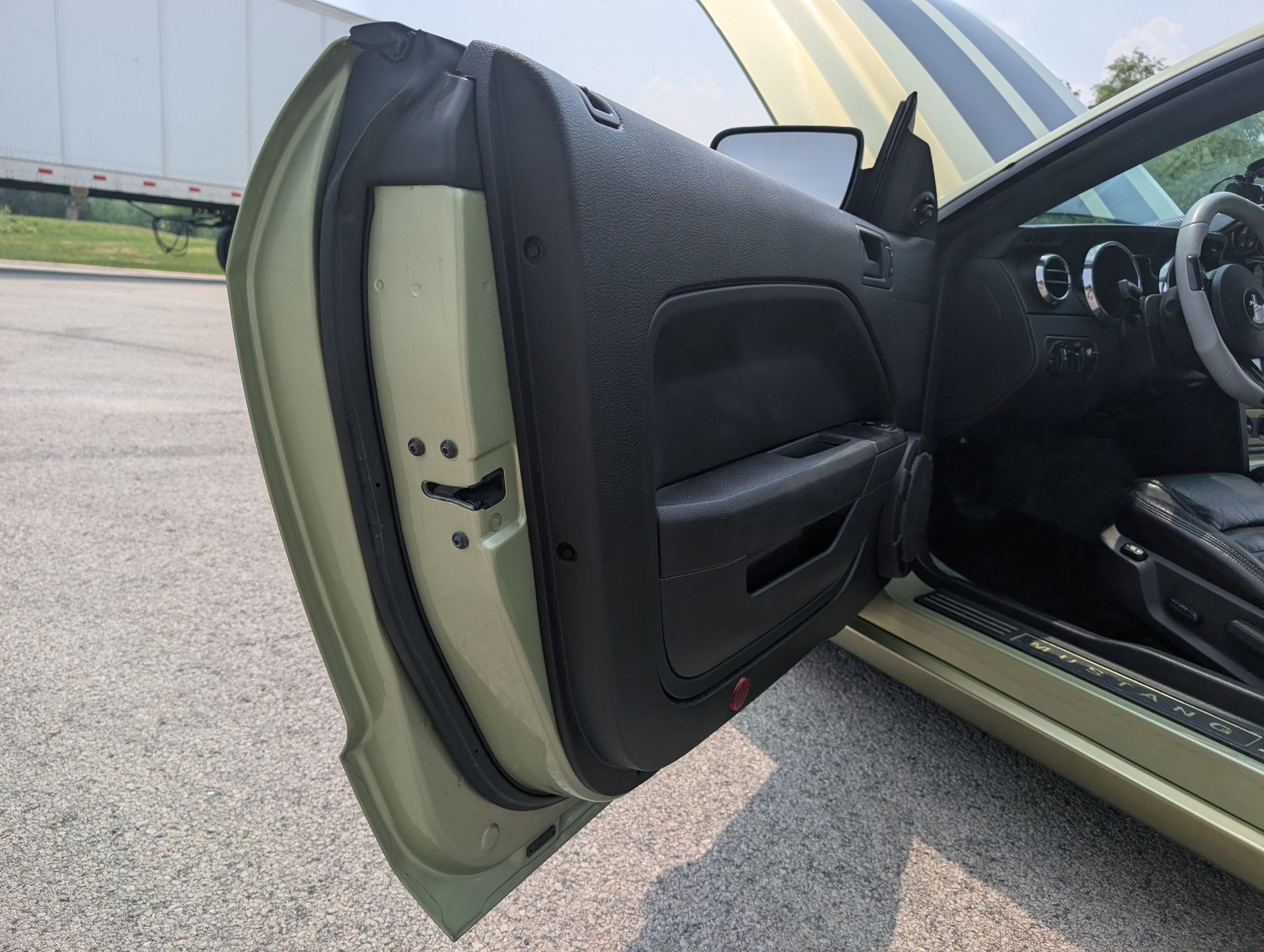 Used 2005 Ford Mustang GT Premium RWD image 43