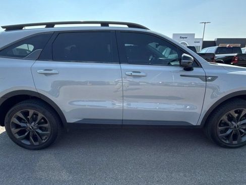 Used 2023 Kia Sorento AWD image 7