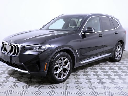 Used 2024 BMW X3 xDrive30i AWD/4WD image 3