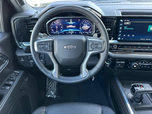 Used 2024 Chevrolet Silverado 1500 RST AWD/4WD image 17