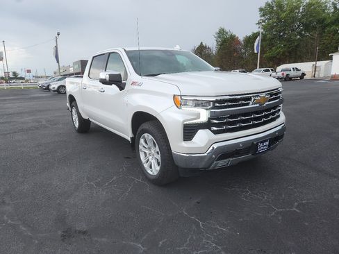 Used 2022 Chevrolet Silverado 1500 LTZ image 2