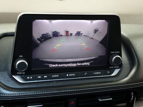 Used 2022 Nissan Rogue SV w/ SV Premium Package image 18