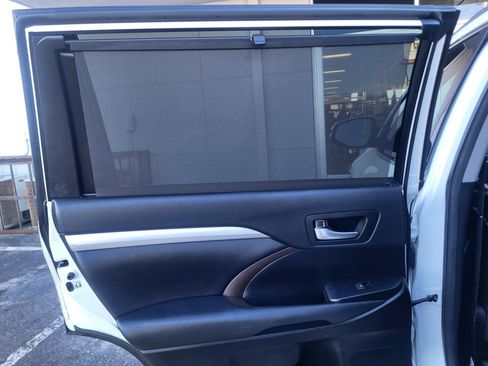 Used 2018 Toyota Highlander XLE image 33