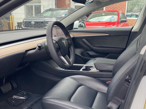Used 2023 Tesla Model 3 Standard Range image 11