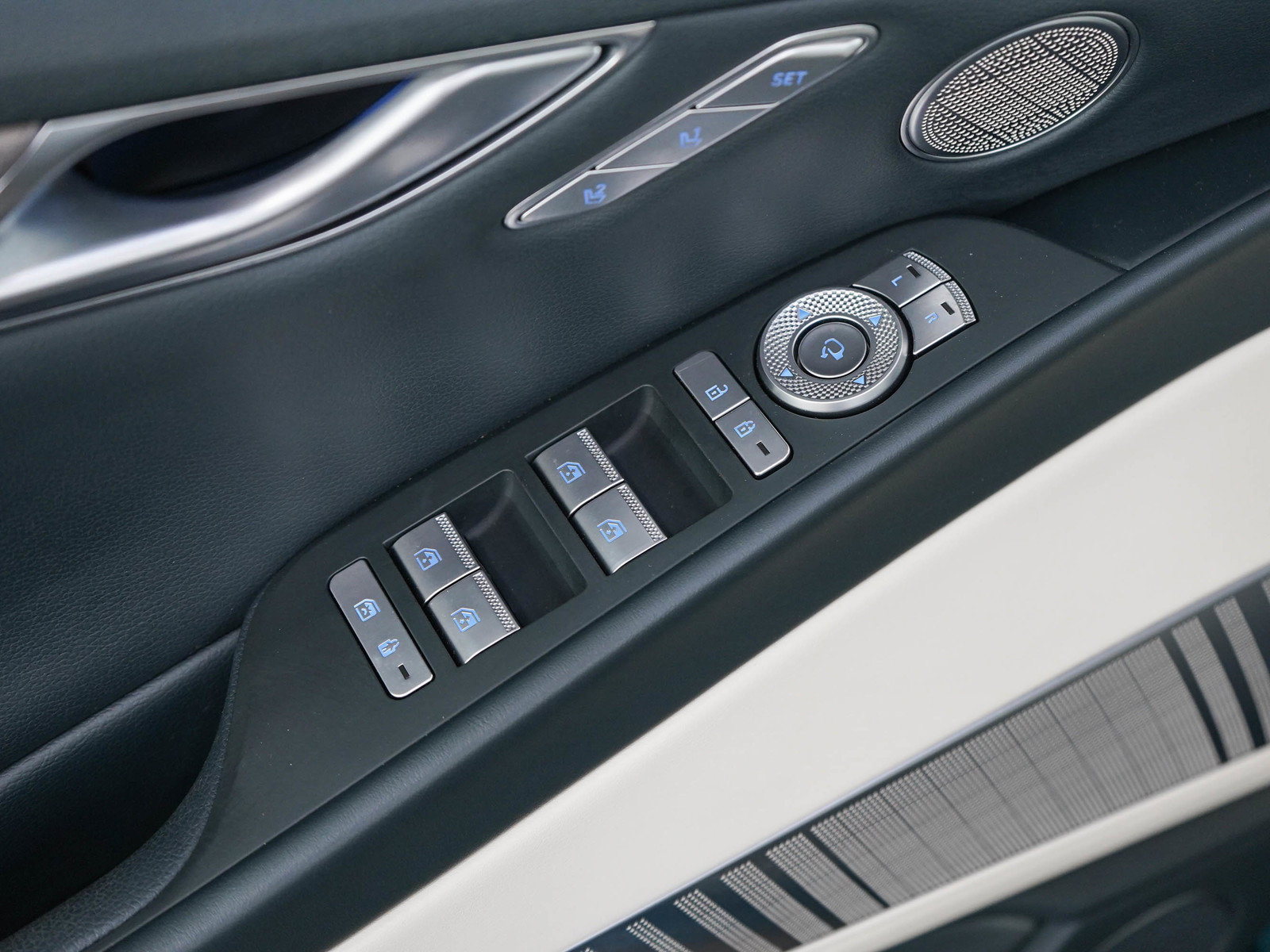 Used 2023 Genesis Electrified G80 AWD/4WD image 18