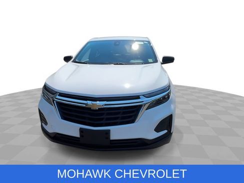 Certified 2024 Chevrolet Equinox LS w/ LS Convenience Package AWD/4WD image 3