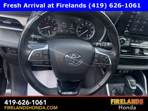Used 2020 Toyota Highlander XLE image 15