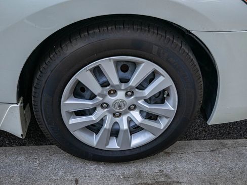 Used 2014 Nissan Altima 2.5 S FWD image 14