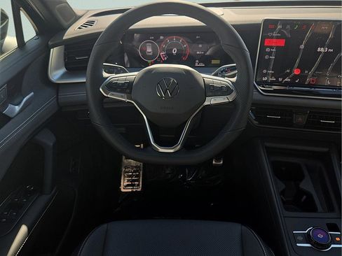New 2026 Volkswagen Tiguan SE R-Line image 14