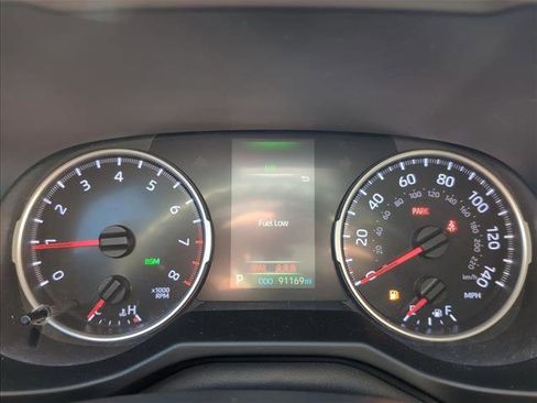 Used 2020 Toyota RAV4 XLE image 11