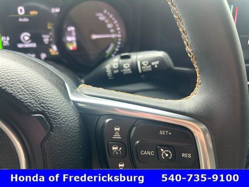 Used 2024 Jeep Wrangler Unlimited Sahara AWD/4WD image 20